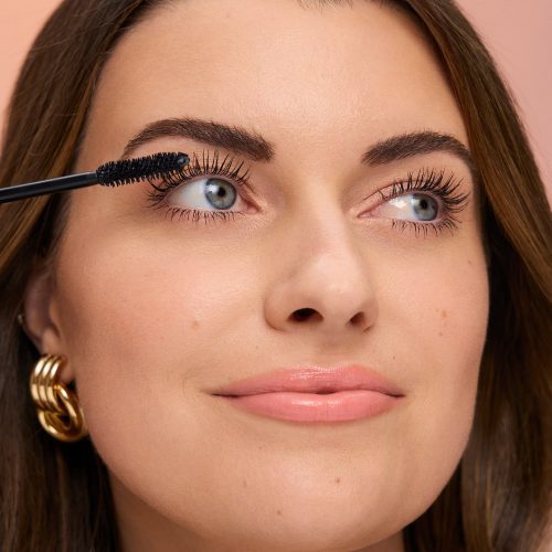 CAMPAIGN APPLICATION CAITLIN PERFECT STROKES MASCARA