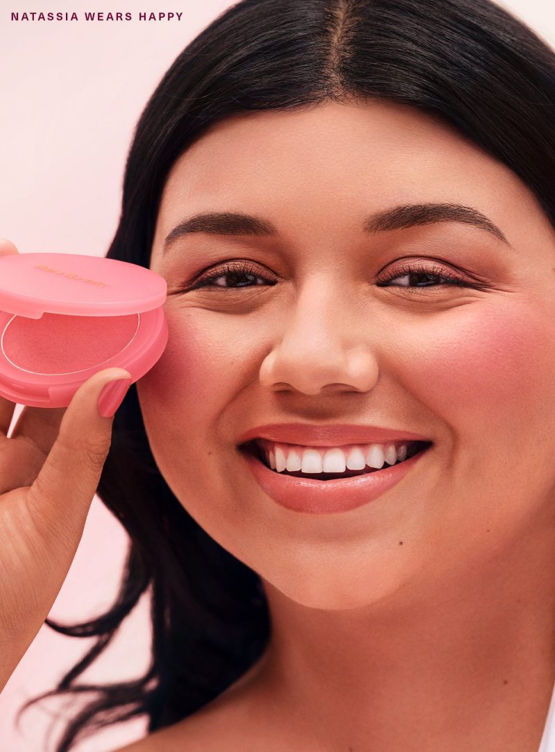 CAMPAIGN CANDIDS NATASSIA SP MATTE BOUNCY BLUSH HAPPY 01