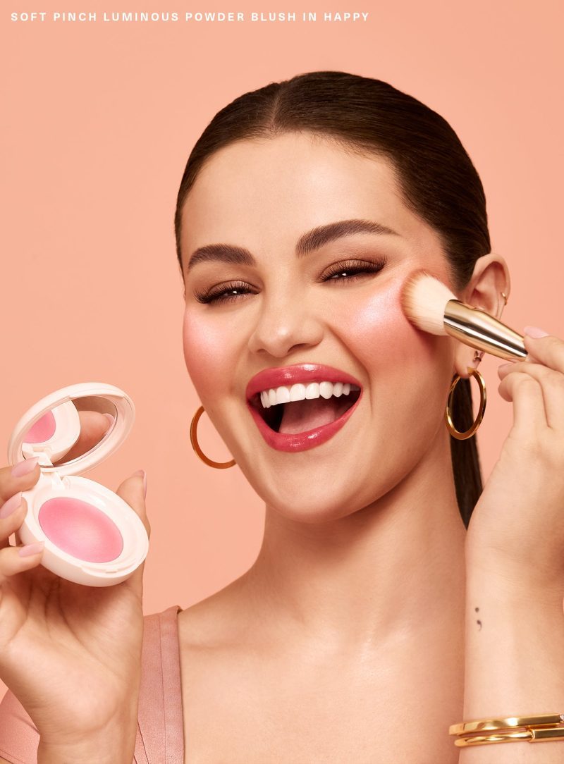 CAMPAIGN SELENA APPLICATION SOFT PINCH LUMINOUS POWDER BLUSH HAPPY 01