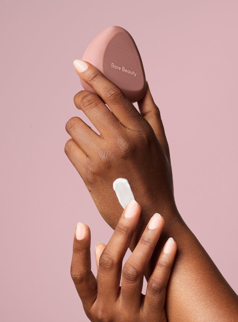 find comfort hand cream on figure 03 1440x1952 1