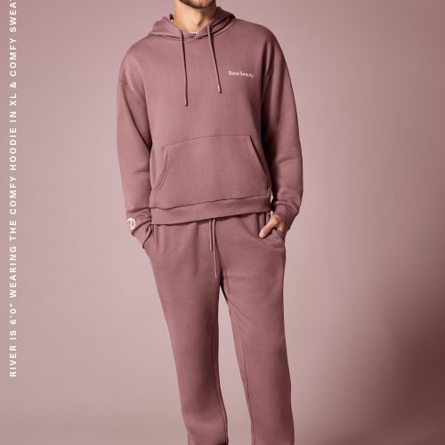 on figure comfy sweatpants river l 1440x1952 1