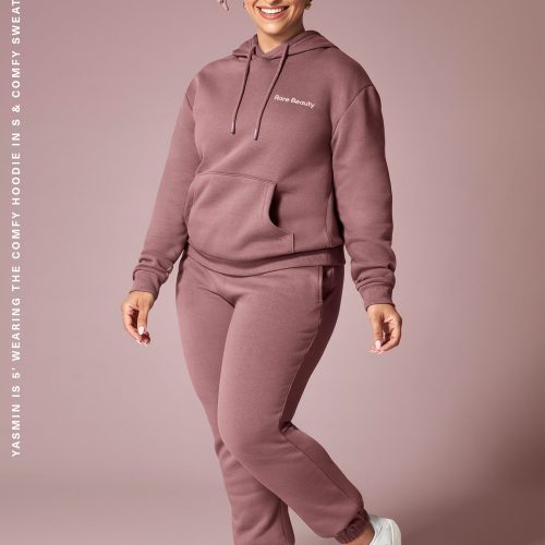 on figure comfy sweatpants yasmin m 1440x1952 1