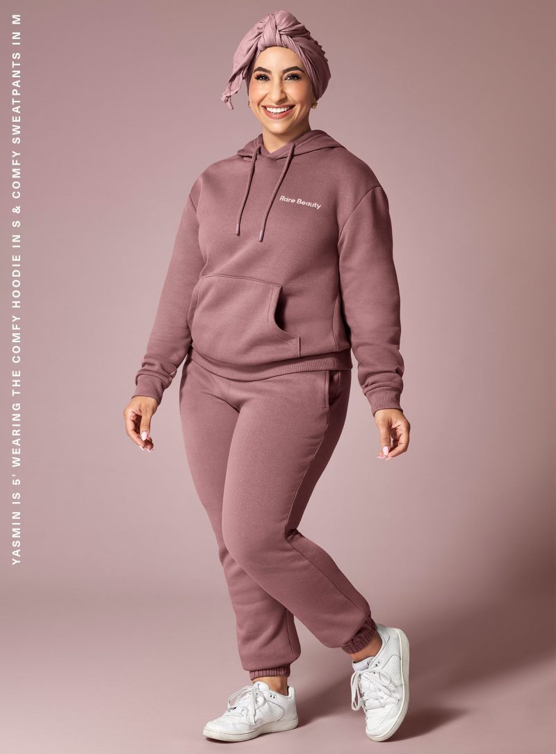 on figure comfy sweatpants yasmin m 1440x1952 1